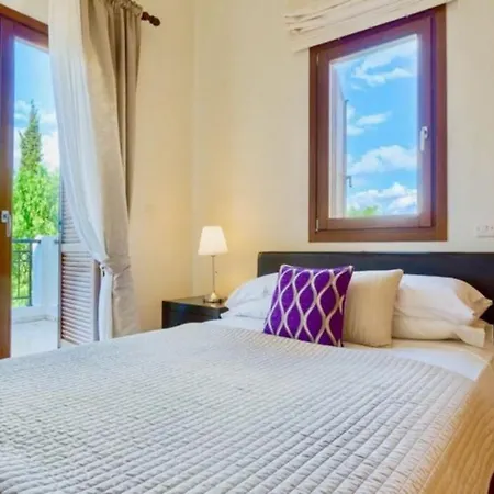 Cyprus Villa Minutes From The Beach, Paphos Villa 1190 *