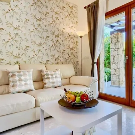 Cyprus Villa Minutes From The Beach, Paphos Villa 1190 Willa *